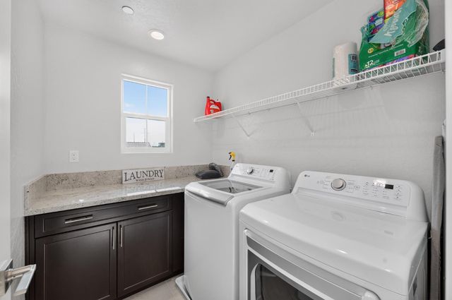 523 S Talus Way S, Madera, CA 93636