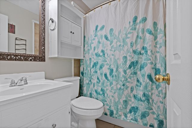 1301 Redwood Lane A, Gulf Breeze, FL 32563