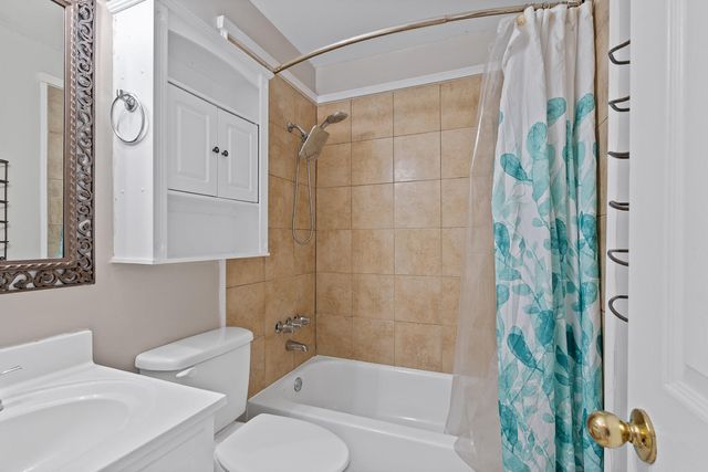 1301 Redwood Lane A, Gulf Breeze, FL 32563