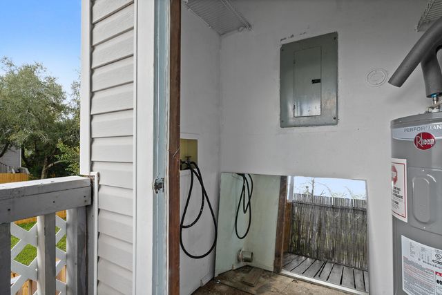 1301 Redwood Lane A, Gulf Breeze, FL 32563