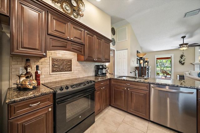 4352 KINGSTON LOOP, Sarasota, FL 34238