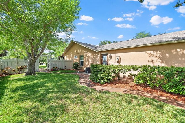 4352 KINGSTON LOOP, Sarasota, FL 34238