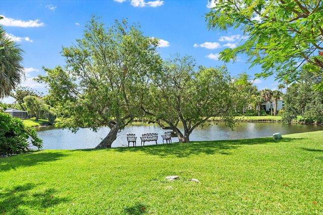 4352 KINGSTON LOOP, Sarasota, FL 34238