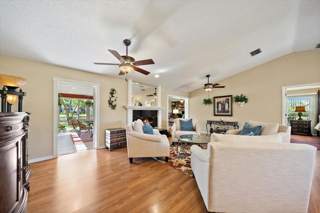4352 KINGSTON LOOP, Sarasota, FL 34238