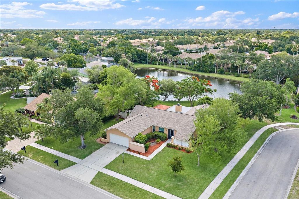4352 KINGSTON LOOP, Sarasota, FL 34238