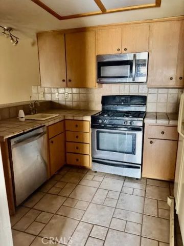 604 S Santa Fe 1, Hemet, CA 92543