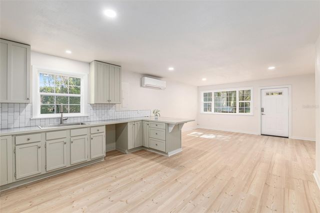 18124 SW 75TH AVENUE, Archer, FL 32618