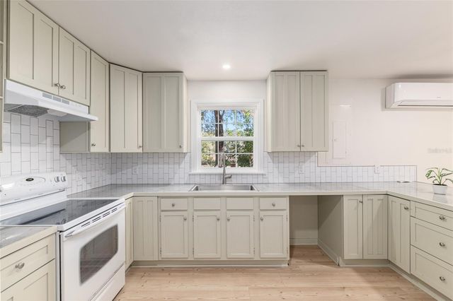 18124 SW 75TH AVENUE, Archer, FL 32618