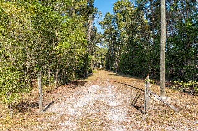 18124 SW 75TH AVENUE, Archer, FL 32618