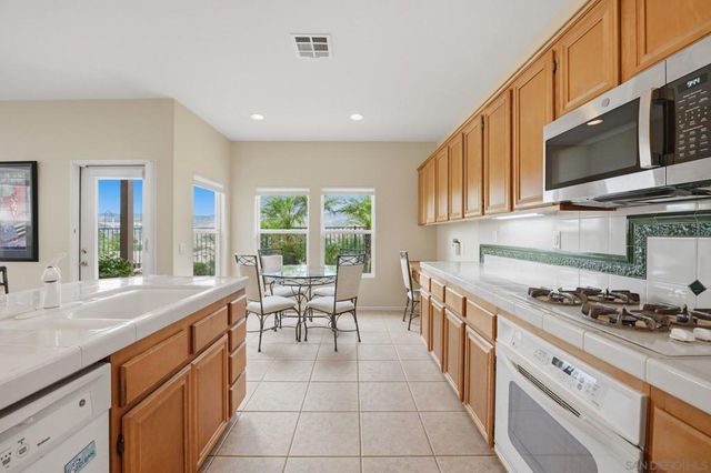 3234 Meadow Grass Lane, Escondido, CA 92027