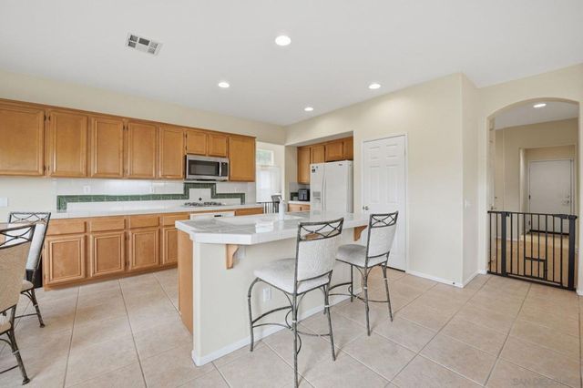 3234 Meadow Grass Lane, Escondido, CA 92027