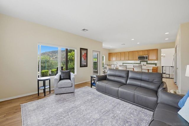 3234 Meadow Grass Lane, Escondido, CA 92027