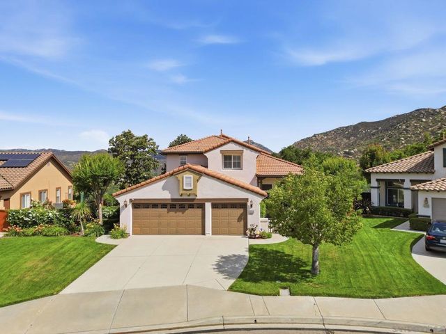 3234 Meadow Grass Lane, Escondido, CA 92027