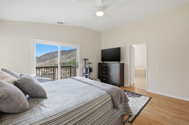 3234 Meadow Grass Lane, Escondido, CA 92027
