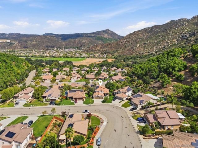 3234 Meadow Grass Lane, Escondido, CA 92027