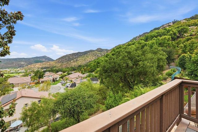 3234 Meadow Grass Lane, Escondido, CA 92027