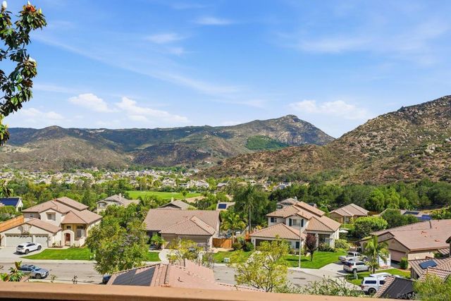 3234 Meadow Grass Lane, Escondido, CA 92027