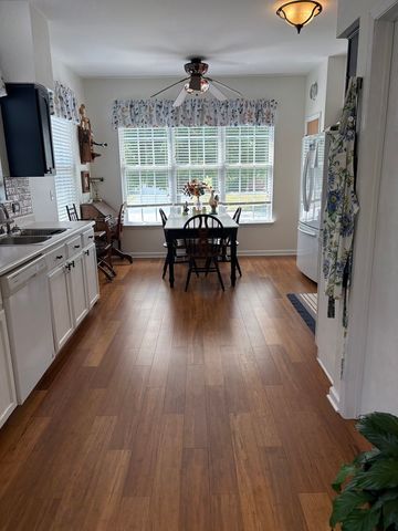 5 E HAGUE Drive, Antioch, IL 60002