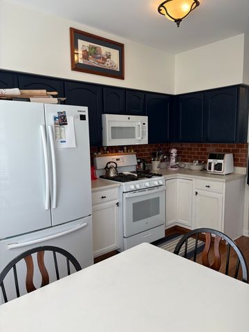5 E HAGUE Drive, Antioch, IL 60002