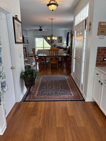 5 E HAGUE Drive, Antioch, IL 60002