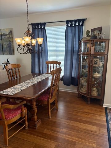 5 E HAGUE Drive, Antioch, IL 60002