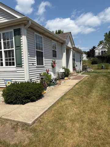 5 E HAGUE Drive, Antioch, IL 60002