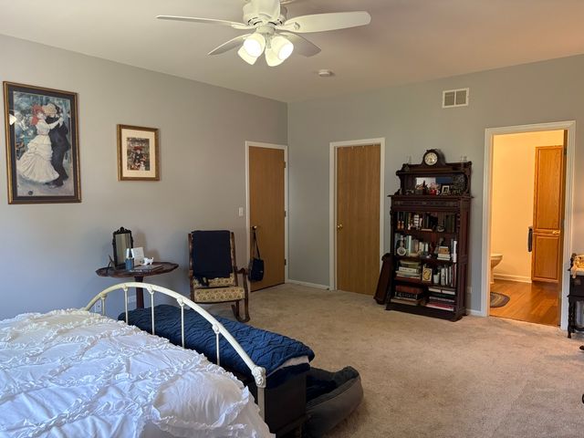 5 E HAGUE Drive, Antioch, IL 60002