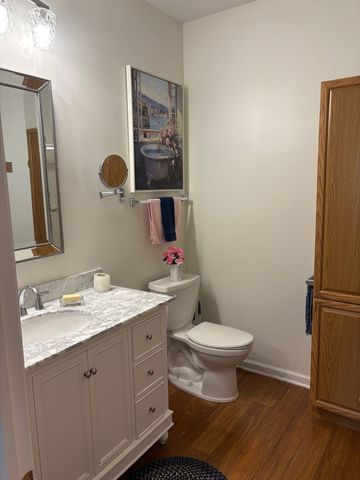5 E HAGUE Drive, Antioch, IL 60002