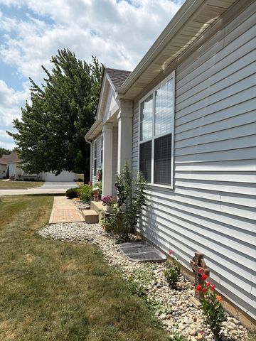 5 E HAGUE Drive, Antioch, IL 60002