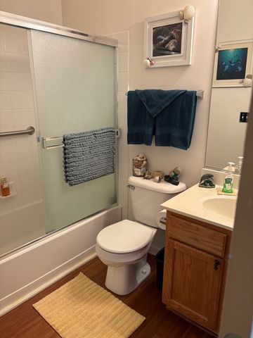 5 E HAGUE Drive, Antioch, IL 60002