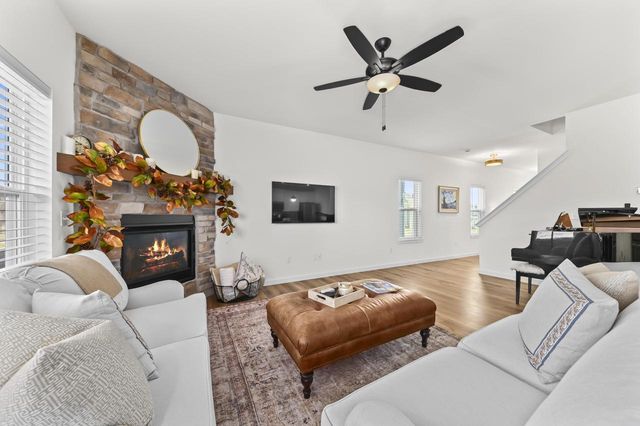 N118W7360 Fairway LANE, Cedarburg, WI 53012