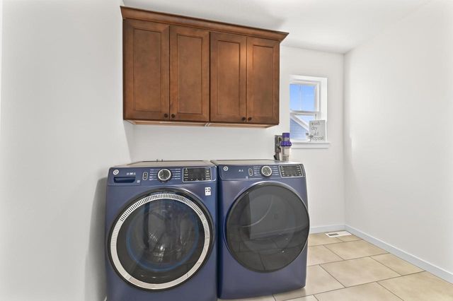 N118W7360 Fairway LANE, Cedarburg, WI 53012