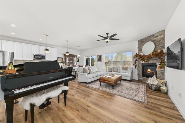 N118W7360 Fairway LANE, Cedarburg, WI 53012