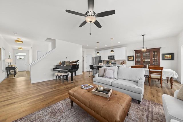 N118W7360 Fairway LANE, Cedarburg, WI 53012