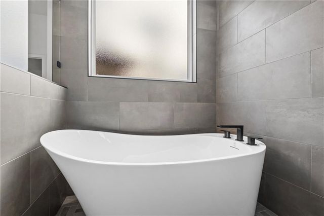 550 Apollo Drive, Centerton, AR 72719