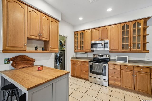 15727 Knolldown, San Antonio, TX 78247