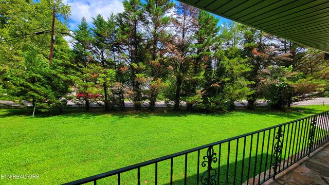 2333 Thorn Grove Pike, Knoxville, TN 37914