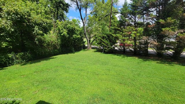 2333 Thorn Grove Pike, Knoxville, TN 37914