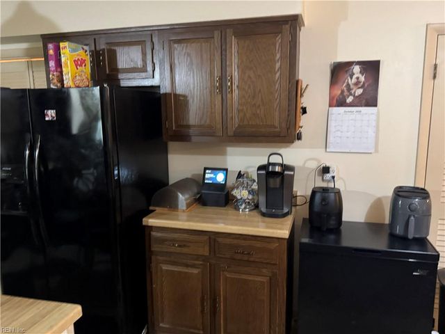 9 Kenilworth DR, Hampton, VA 23666