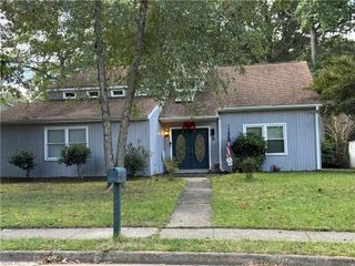 9 Kenilworth DR, Hampton, VA 23666