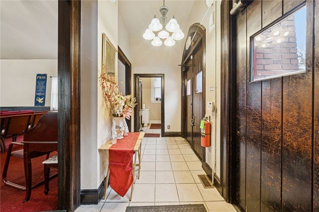 8304 Frankstown Ave, Wilkinsburg, PA 15221