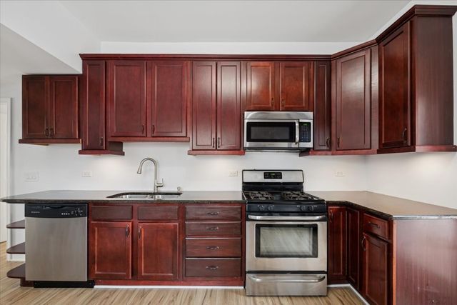 9520 Britta Avenue, Franklin Park, IL 60131