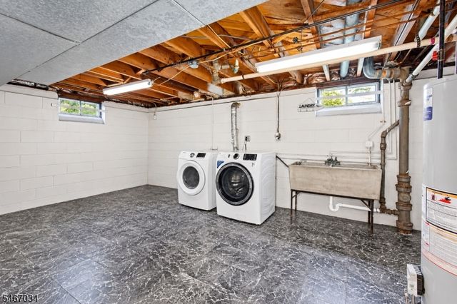 19 Cona Ct, Haledon Boro, NJ 07508