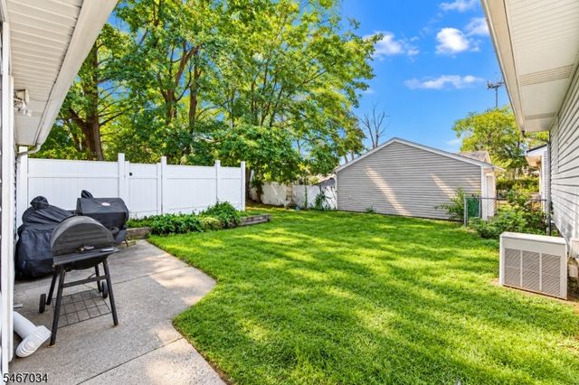 19 Cona Ct, Haledon Boro, NJ 07508