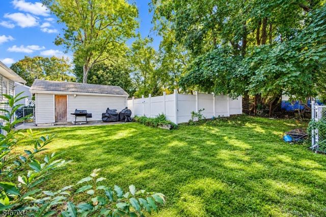 19 Cona Ct, Haledon Boro, NJ 07508