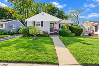 19 Cona Ct, Haledon Boro, NJ 07508