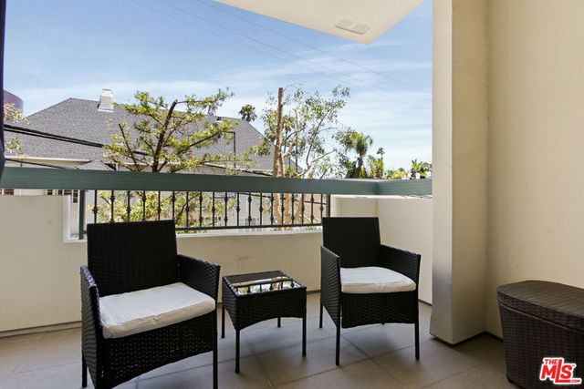1426 N Laurel Avenue 110, West Hollywood, CA 90046