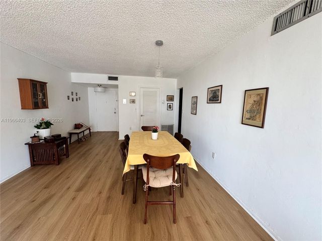 1470 NE 125th Terrace 407, North Miami, FL 33161