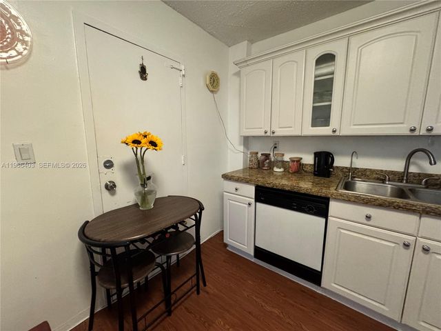 1470 NE 125th Terrace 407, North Miami, FL 33161