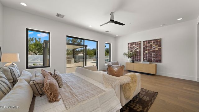 4945 E MOUNTAIN VIEW Road, Paradise Valley, AZ 85253